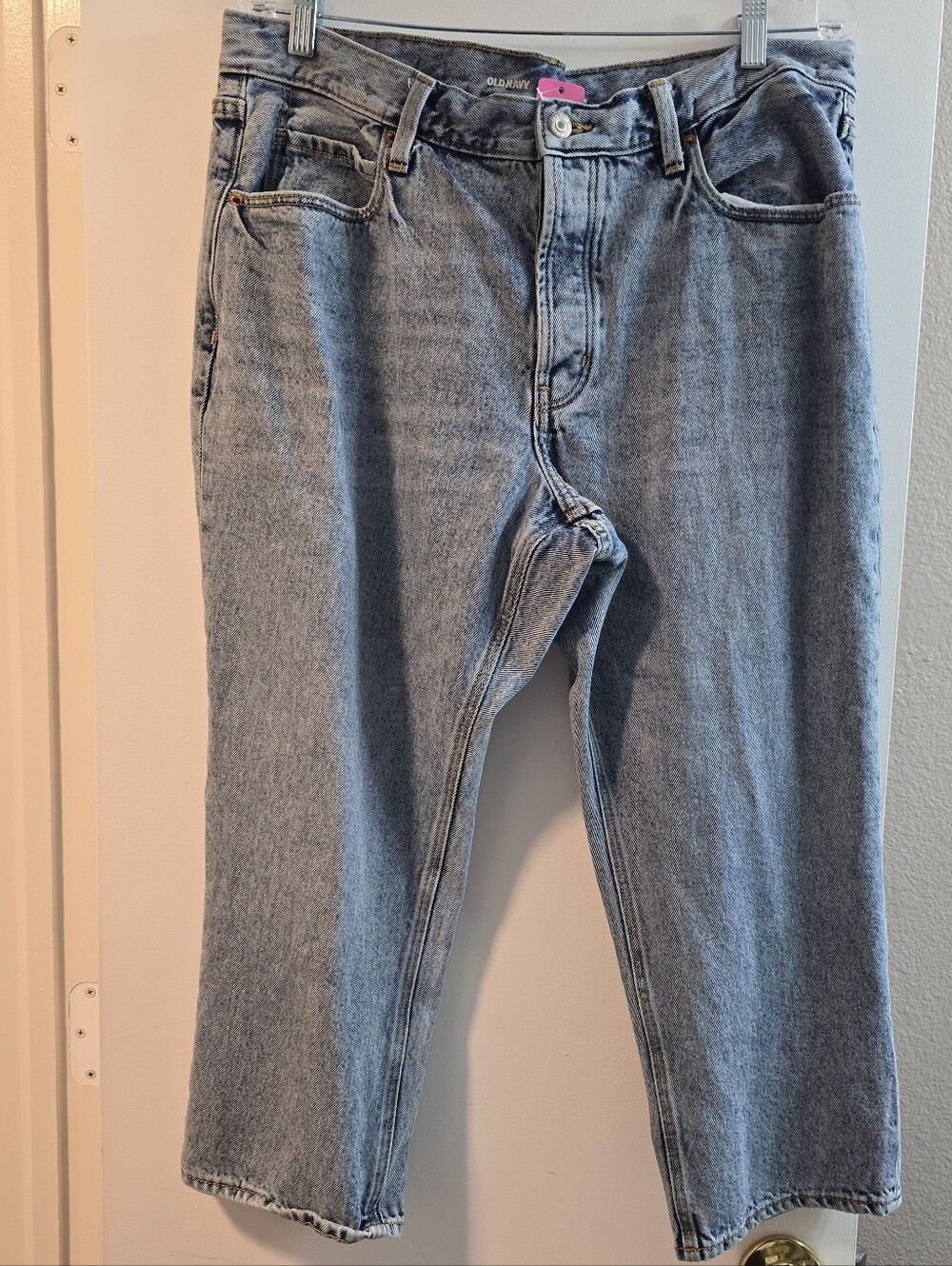 26 Old Navy Washed Blue Straight-Leg Denim Capri Jeans